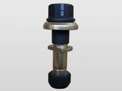 00063-ISUZU 360 Rear Wheel Guide Nut Wheel Bolt