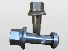 00065-ISUZU 370 Rear Wheel Guide Nut Wheel Bolt